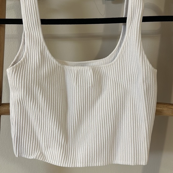 Princess Polly Ribbed / Cropped Tank - Picture 2 of 3